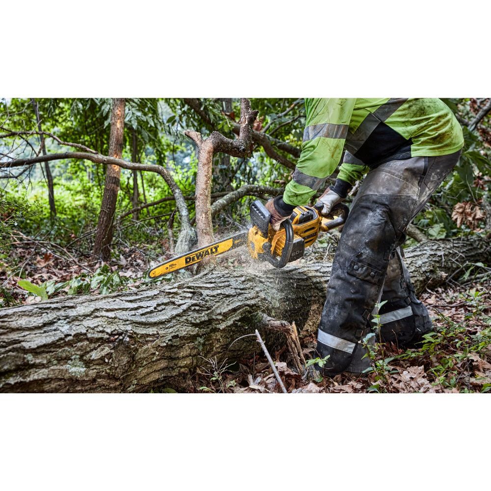 60V MAX Chainsaw 18&prime;&prime; Brushless Cordless Kit DCCS672X1 from