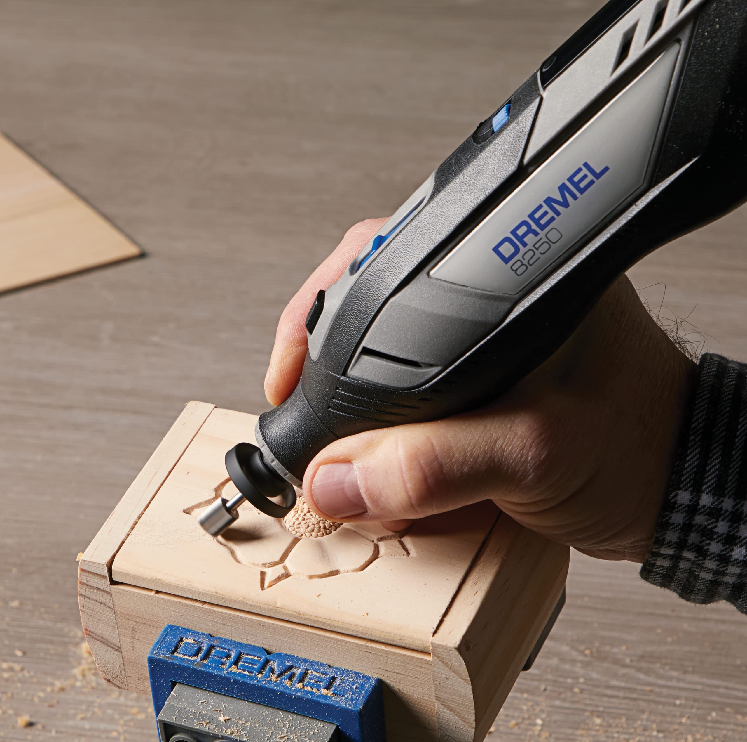 Dremel 12V Lithium-Ion Variable Speed Cordless Rotary Tool